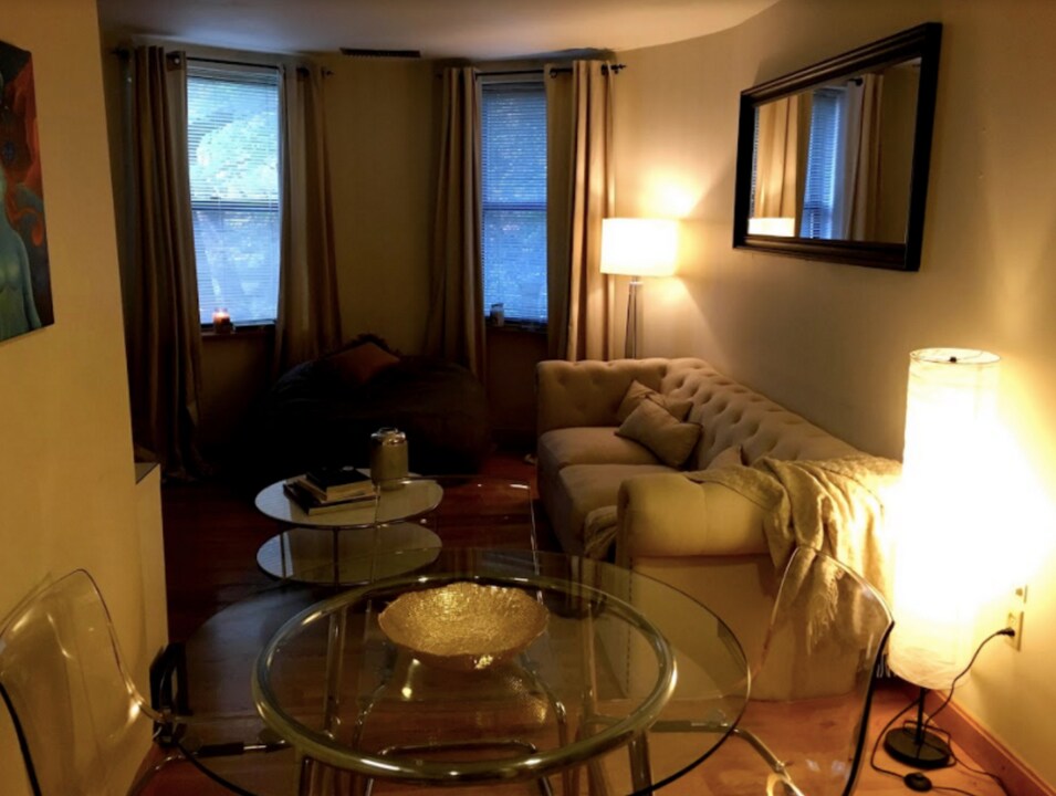 102 Gainsborough St, Unit #6E in Boston, MA - Building Photo