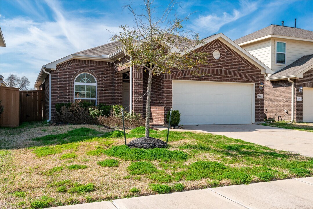 5306 Windy Plantation Dr in Brookshire, TX - Building Photo