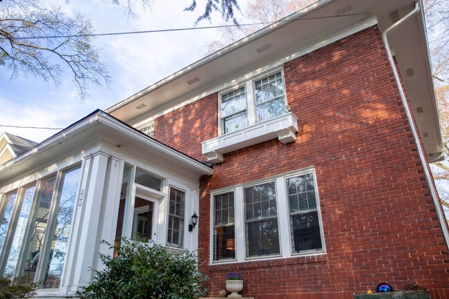 641 Bonaventure Ave NE in Atlanta, GA - Foto de edificio - Building Photo