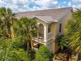 1564 Napoli Dr W in Sarasota, FL - Building Photo