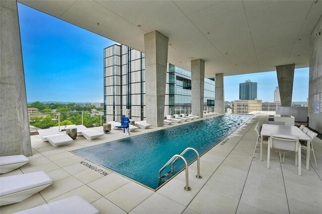 property at 313 W 17th St