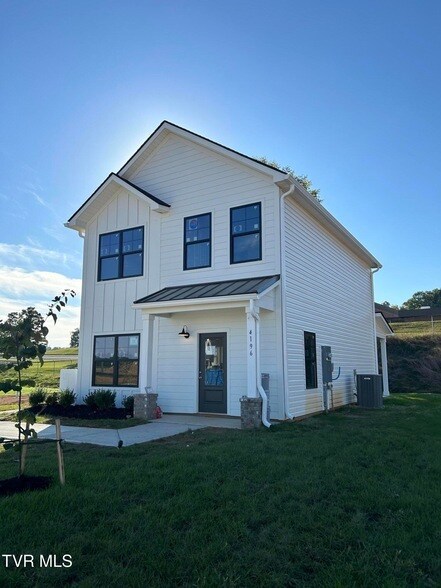 4196 Oak St in Blountville, TN - Building Photo