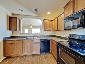 843 Six Iron in San Antonio, TX - Building Photo - Building Photo