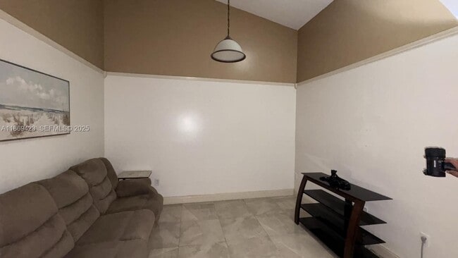 3279 NE 11th Dr in Homestead, FL - Building Photo - Building Photo