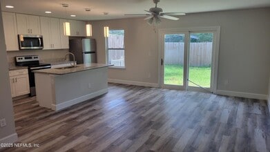 2911 Wilcox St in Jacksonville, FL - Building Photo - Building Photo