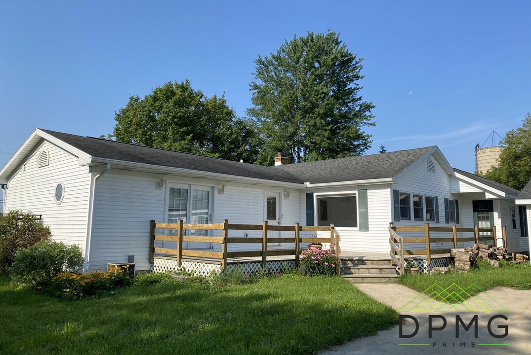 1081 Linn Rd in Williamston, MI - Building Photo