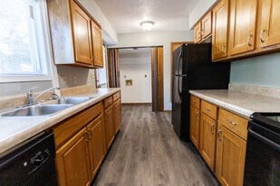 Country Meadows Apartments and Townhomes in Sioux Falls, SD - Building Photo