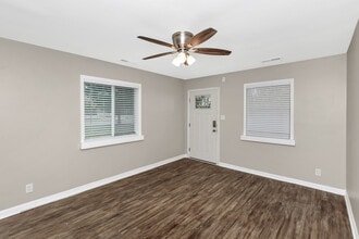 4304 9th Ave SW in Huntsville, AL - Foto de edificio - Building Photo