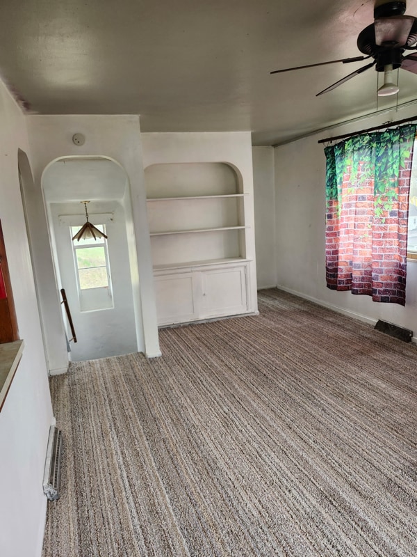 784 Locust Ave in Clarksburg, WV - Foto de edificio - Building Photo