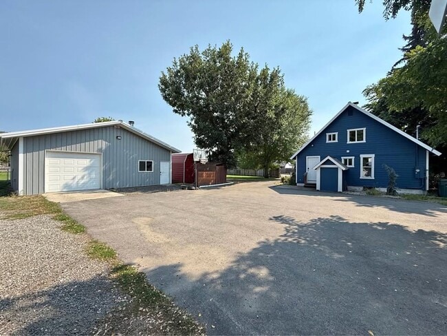 1231 E Dalton Ave in Dalton Gardens, ID - Building Photo - Building Photo
