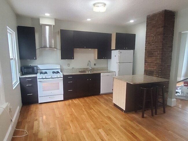 4 Sexton Ct, Unit 4 in Boston, MA - Building Photo - Building Photo