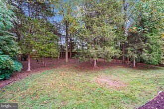 1233 Rowland Dr in Herndon, VA - Building Photo - Building Photo