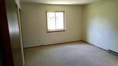 1042 Oxford Dr, Unit 1042 in Hartland, WI - Building Photo - Building Photo