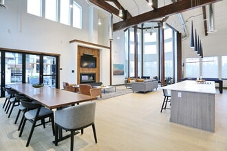 Allegro Apartments in Lynnwood, WA - Building Photo - Interior Photo