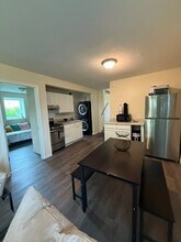 1516 Buttercup St in Fairbanks, AK - Building Photo - Building Photo