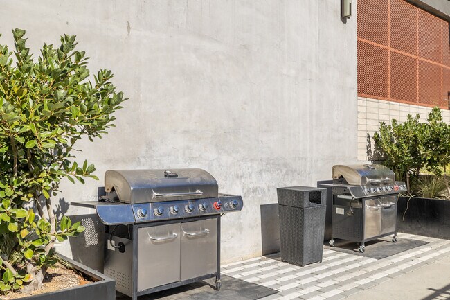 Arbor Crest on Fourth in San Diego, CA - Building Photo - Building Photo