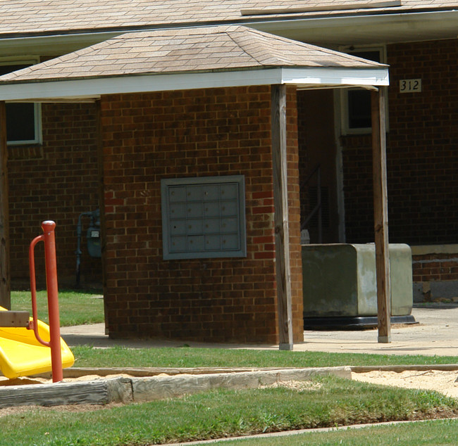 Birchwood Apartments in Raleigh, NC - Building Photo - Building Photo