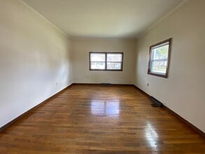 302 Perry St, Unit 302 Perry St in Horseheads, NY - Building Photo - Building Photo