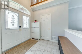 1409 Gulledge Trail in Oakville, ON - Building Photo - Building Photo