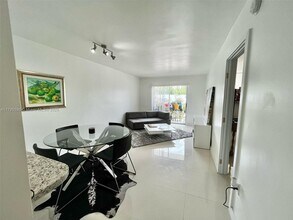 16465 NE 22nd Ave in Miami, FL - Building Photo - Building Photo