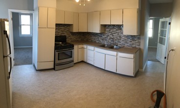 1976 E 124th Pl, Unit #2 in Cleveland, OH - Building Photo - Building Photo