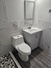 228 Duncan Ave, Unit Apartment #2R in Jersey City, NJ - Building Photo - Building Photo