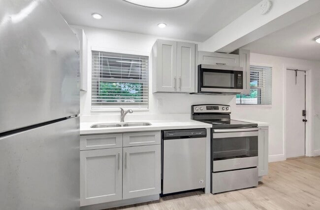 222 SW 14th Ave