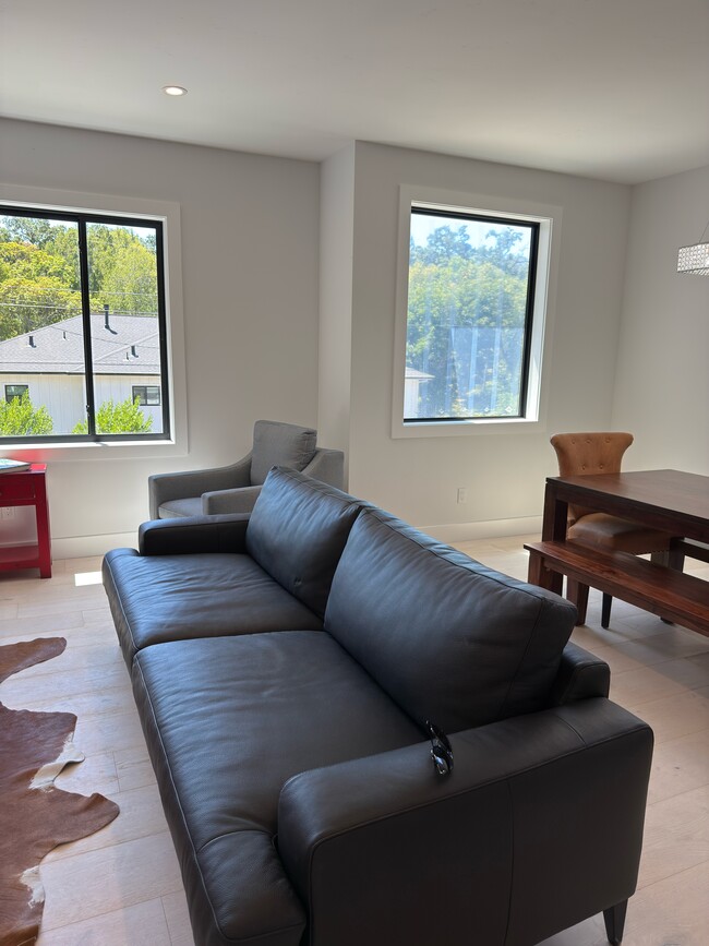 5255 O'Donnell Ln in Glen Ellen, CA - Building Photo - Building Photo