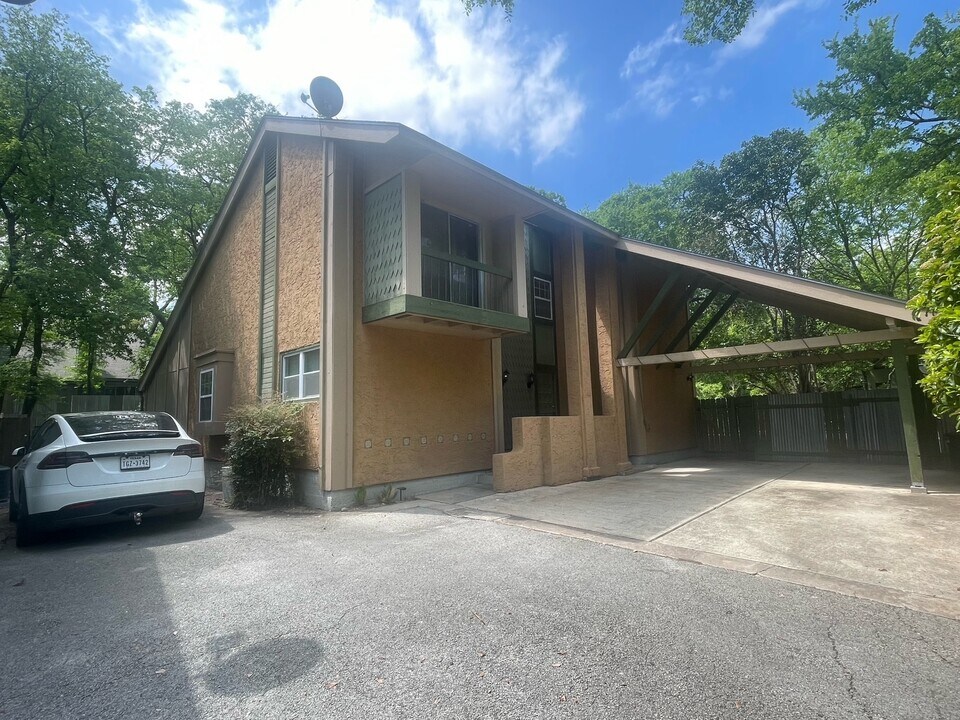 1507 Bridgeway Dr in Austin, TX - Building Photo