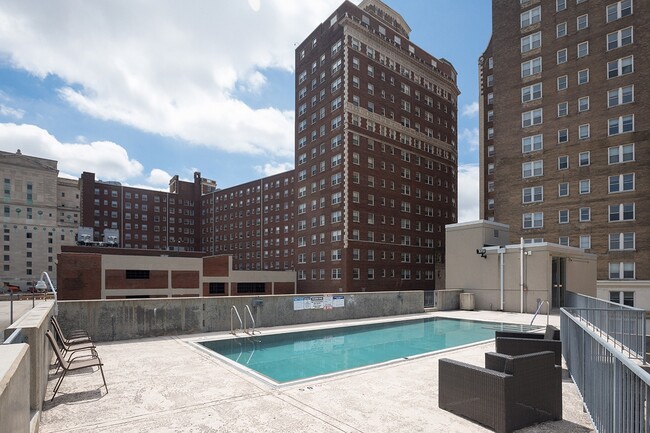 Coronado Place and Towers in St. Louis, MO - Building Photo - Building Photo