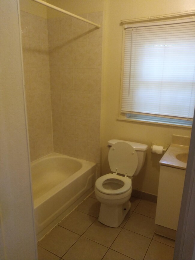 319 N 33rd St-Unit -4 in Philadelphia, PA - Foto de edificio - Building Photo
