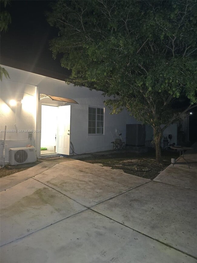 8202 SW 188th Terrace in Cutler Bay, FL - Building Photo - Building Photo