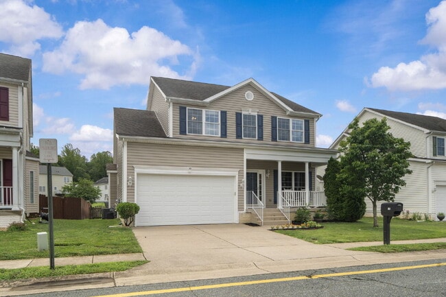 property at 10 Everglades Ln