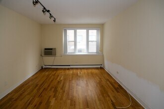 630 W Wrightwood Ave in Chicago, IL - Foto de edificio - Building Photo