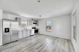 2410 Skyview St in Sebring, FL - Building Photo - Building Photo