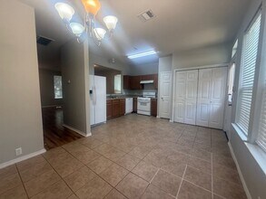 5689 B Fergus in Kyle, TX - Building Photo - Building Photo