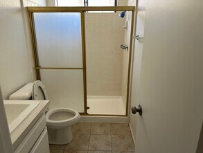 2501 Temple Ave in Signal Hill, CA - Building Photo - Building Photo