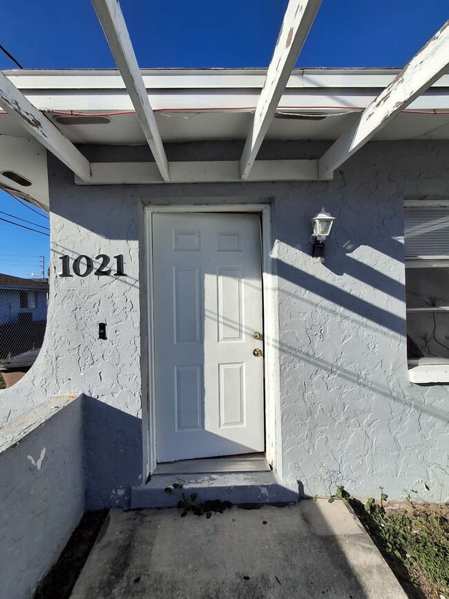 property at 1021 SE 39th Terrace