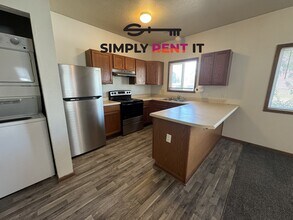 4549 Steinbeck St in Ames, IA - Building Photo - Building Photo