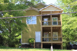 2495 Donald Lee Hollowell Pky NW in Atlanta, GA - Building Photo