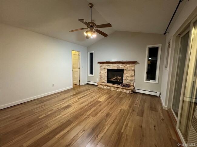 property at 61 Baymens Ct