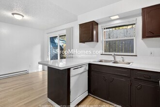 1131 NE 162nd Ave in Portland, OR - Building Photo - Building Photo