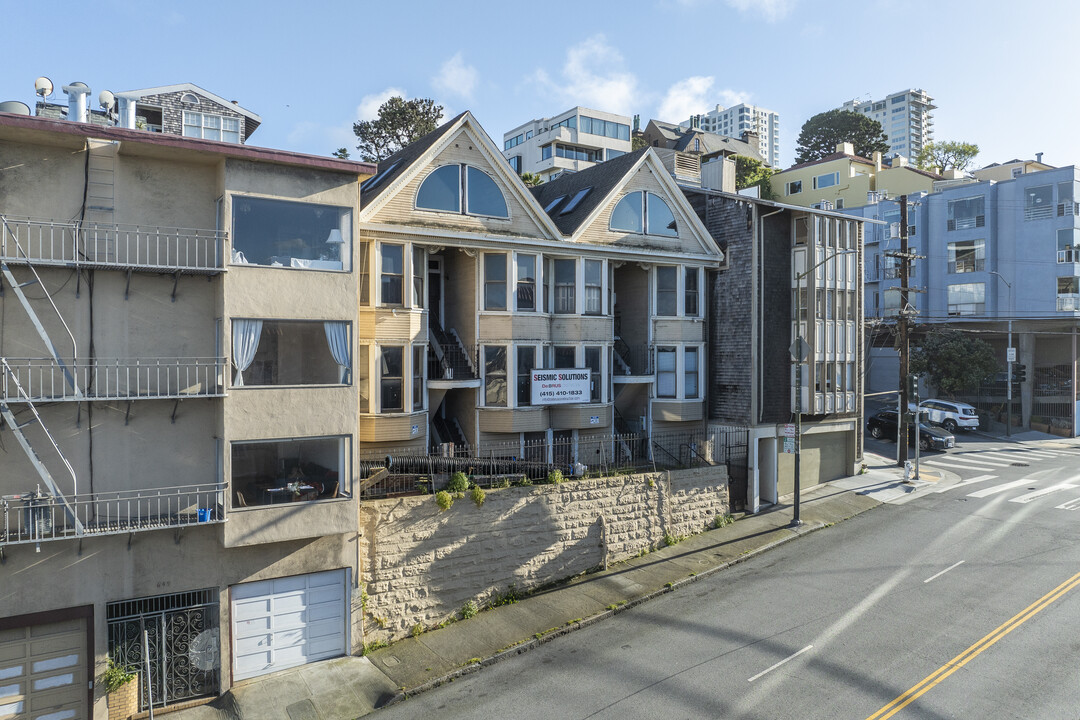 653-667 Bay St in San Francisco, CA - Building Photo