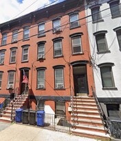 210 9th St in Hoboken, NJ - Building Photo