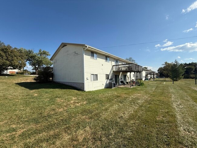 7305 N Moberly Dr in Columbia, MO - Building Photo - Building Photo