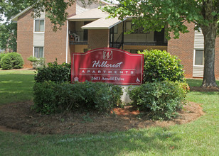 Hillcrest Apartments in Charlotte, NC - Foto de edificio - Building Photo