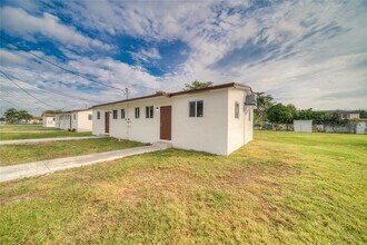 17725 SW 103rd Ave-Unit -17725 in Miami, FL - Building Photo - Building Photo