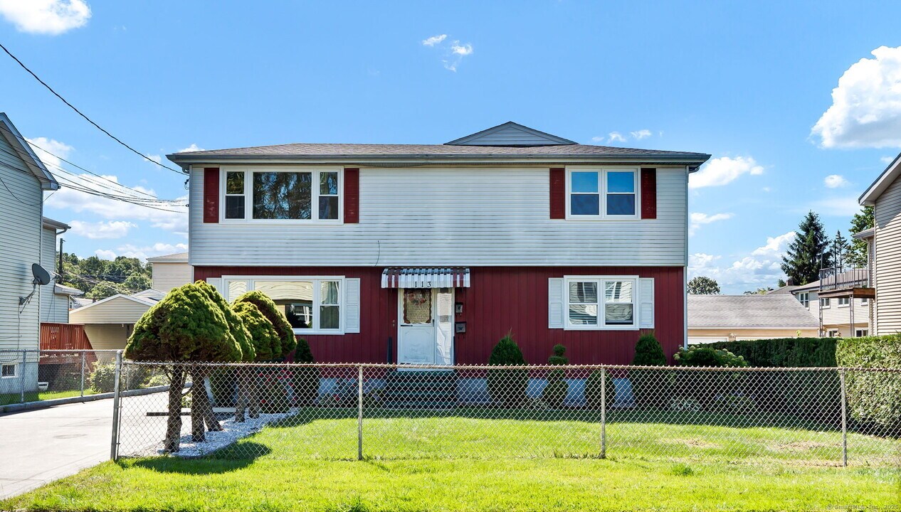 113 Joy Ln in New Britain, CT - Building Photo