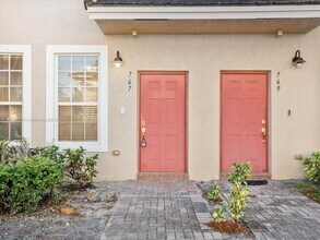 767 NW 42nd Ave in Plantation, FL - Building Photo - Building Photo