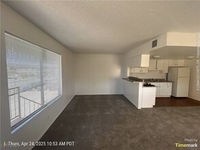 4220 Solteros St in Las Vegas, NV - Building Photo - Building Photo
